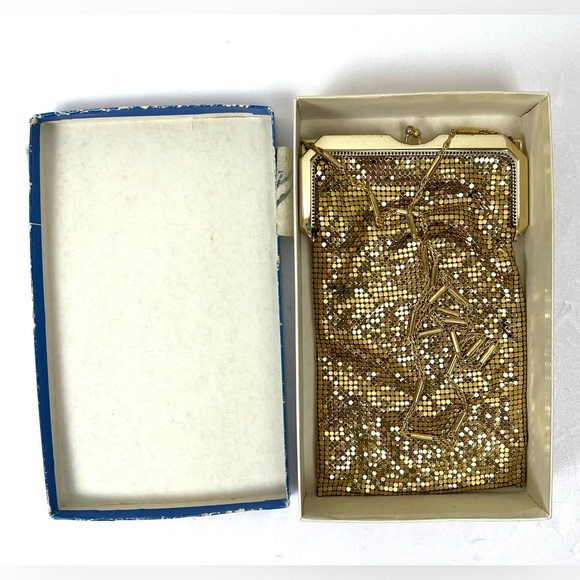 Vintage Whiting & Davis Metallic Gold Mesh Shoulder Handbag - Picture 3 of 15